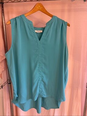 Zenana Outfitters Turquoise Sleeveless V-Neck Blouse